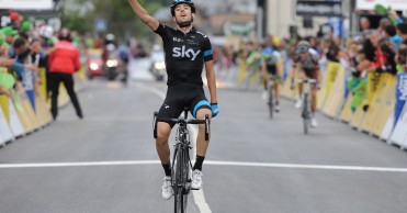 Mikel Nieve a por su segundo año en Sky