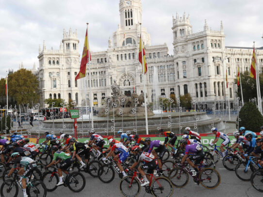 LARRAU MARCA EL CAMINO DE LA VUELTA