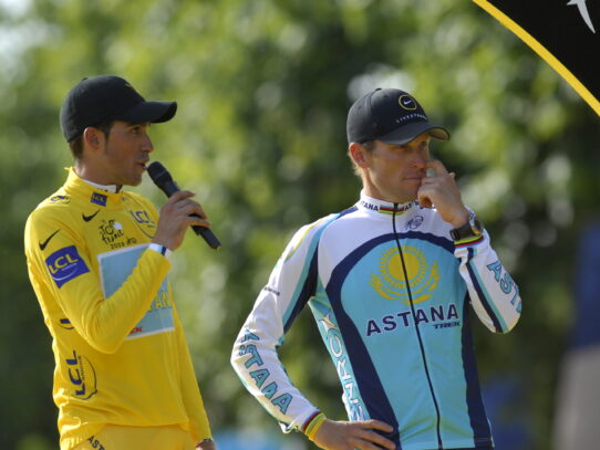 <strong>DUELO EN EL LEJANO TOUR: PISTOLERO CONTRA TEXANO</strong>